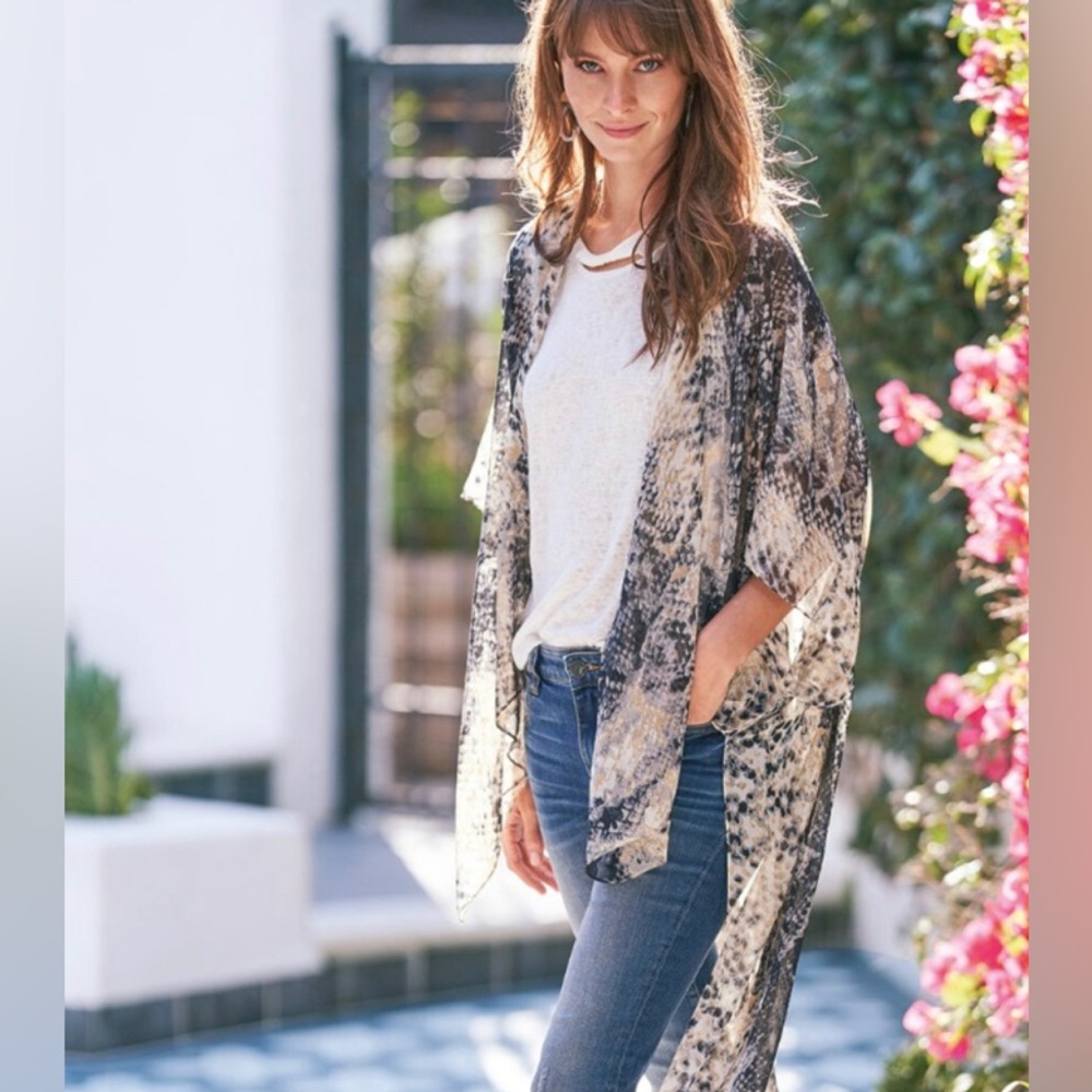 Evereve snakeskin chiffon high low kimono wrap, osfa, bnwt great for all seasons